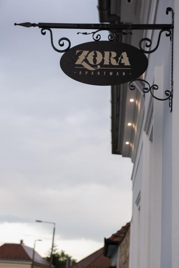 Zora Apartman エゲル エクステリア 写真